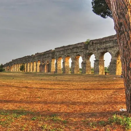 Two-room Apt. Under The Aqueduct's Arch In Pigneto Roma