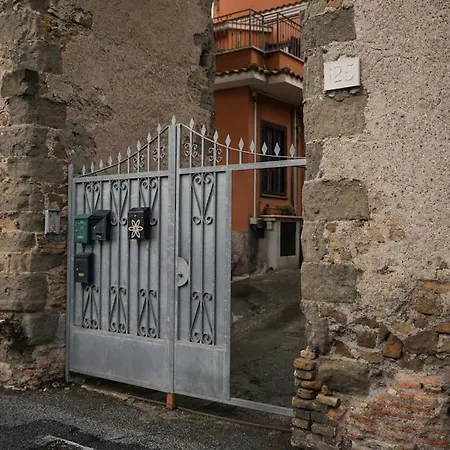 Two-room Apt. Under The Aqueduct's Arch In Pigneto Apartment *
