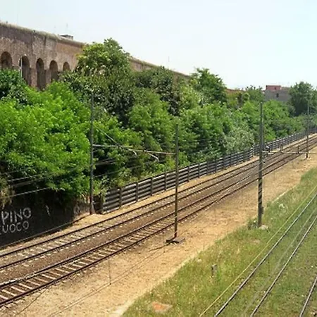 Two-room Apt. Under The Aqueduct's Arch In Pigneto * Roma